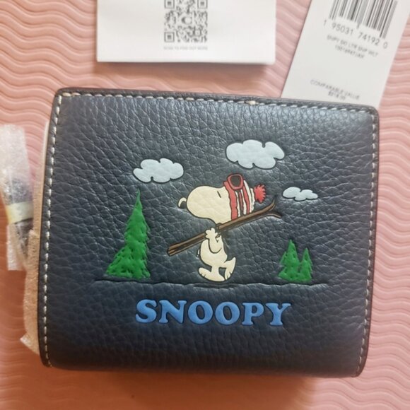 Coach x Peanuts Snap Wallet with Snoopy Ski Motif NWT - Picture 5 of 15